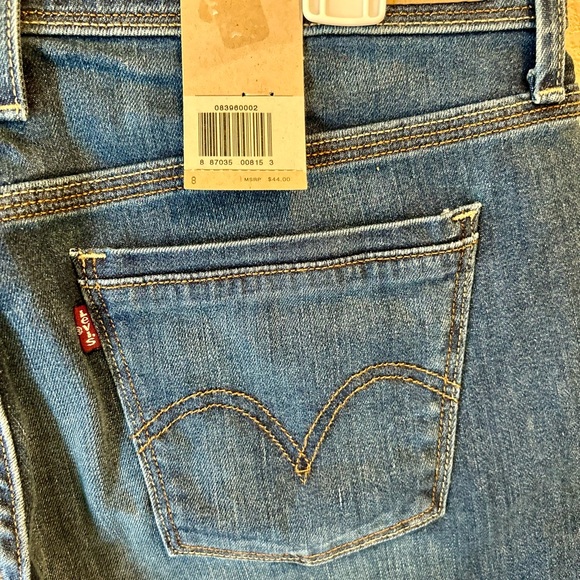 Levi's NWT Women's Blue Denim Shorts Mid Thigh Size 8 - Picture 5 of 8